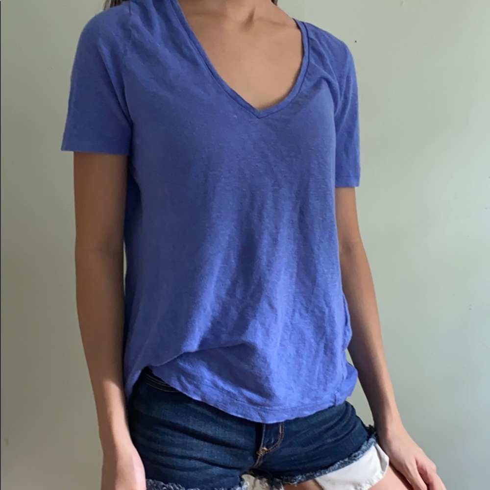 ⭐️Periwinkle v-neck shirt